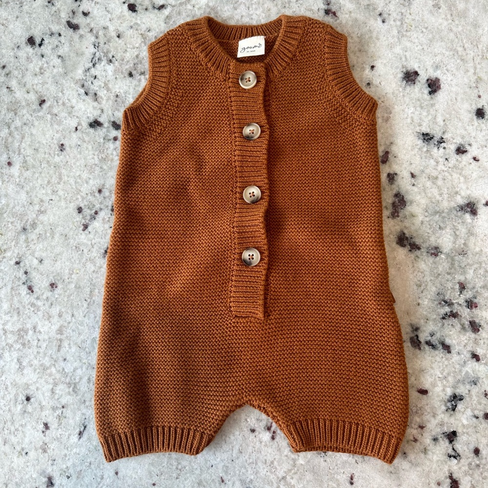 Goumi knit romper vest